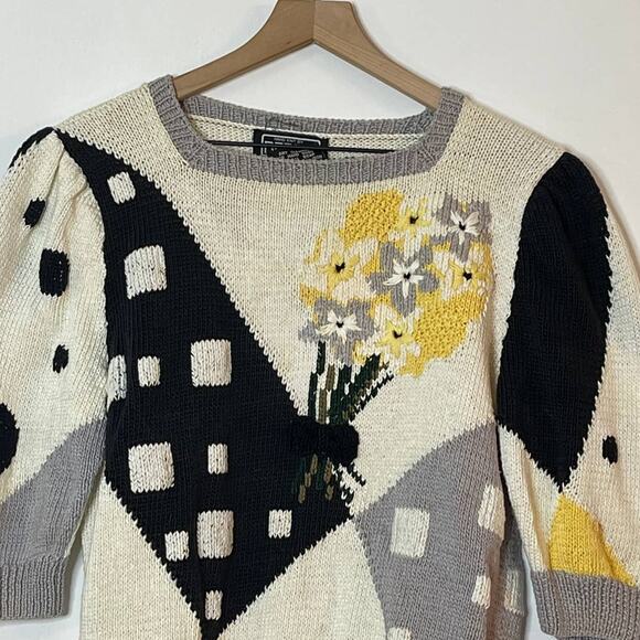Berek Vintage 80s Hand Knit Sweater Dots and Daisies Size Small Funky Novelty - Picture 3 of 8